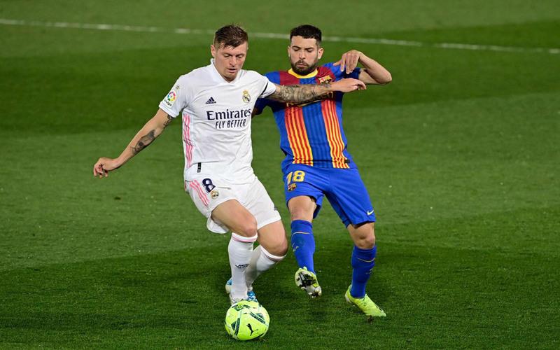 Toni Kroos đá vị trí nào? Giải mã bộ não điều phối của tiền vệ người Đức 