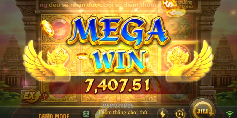 Người dùng trải nghiệm app nổ hũ Hitclub trên điện thoại
