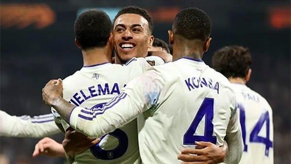 Aston Villa bậc thầy bán cầu thủ duy trì vị thế premier league